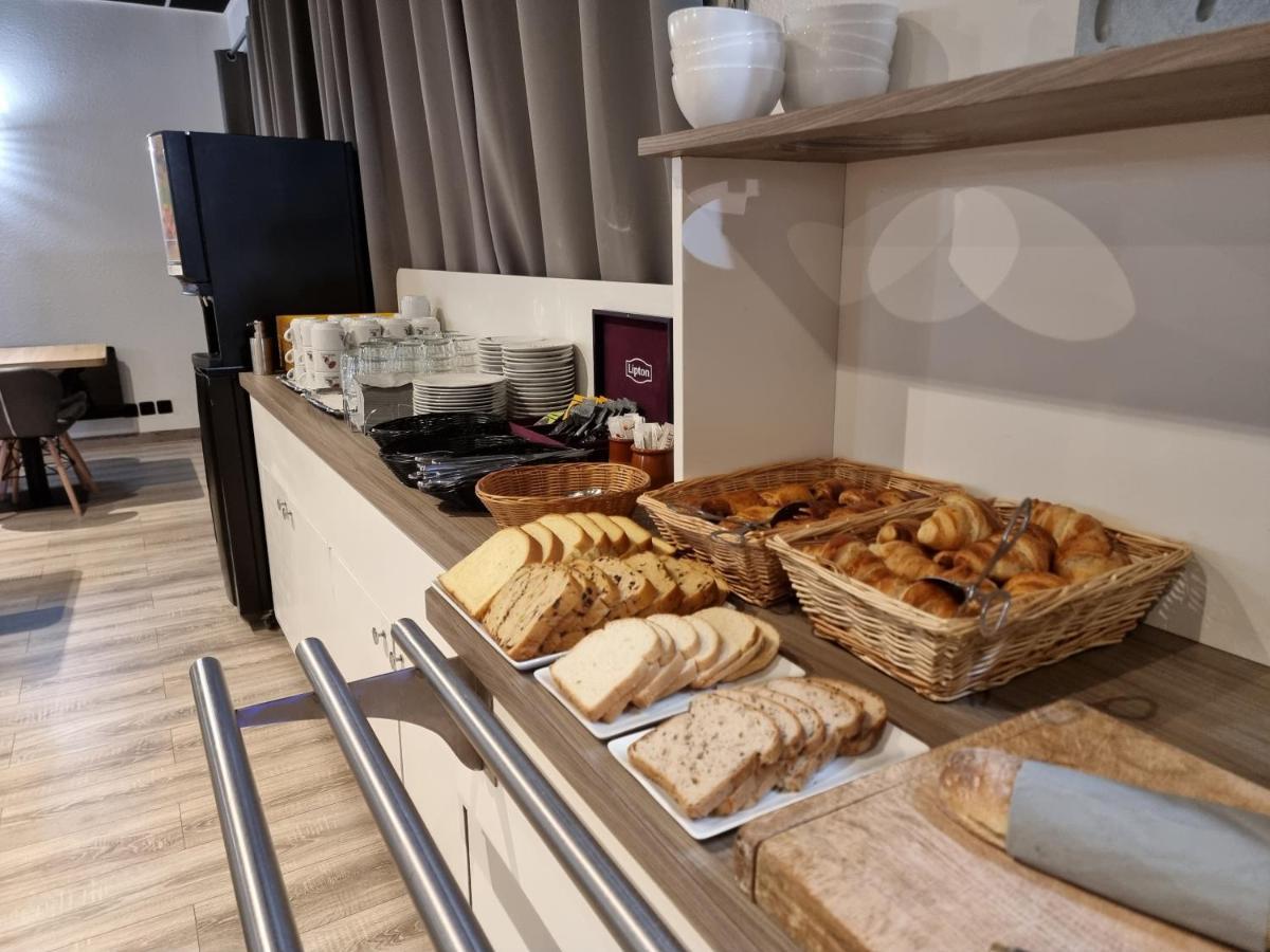 Lons Hotel Restaurant Le Relais - Pau Nord מראה חיצוני תמונה