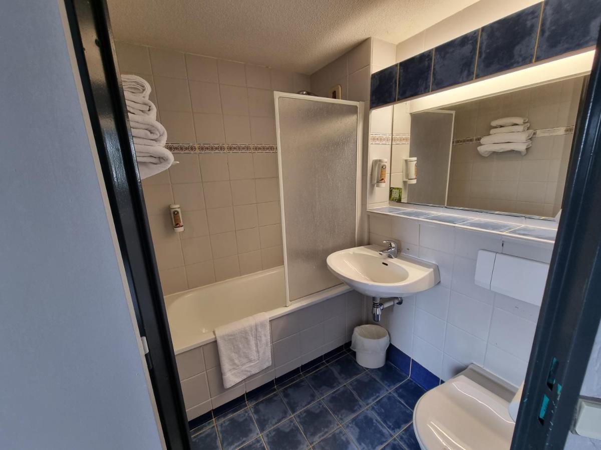Lons Hotel Restaurant Le Relais - Pau Nord מראה חיצוני תמונה