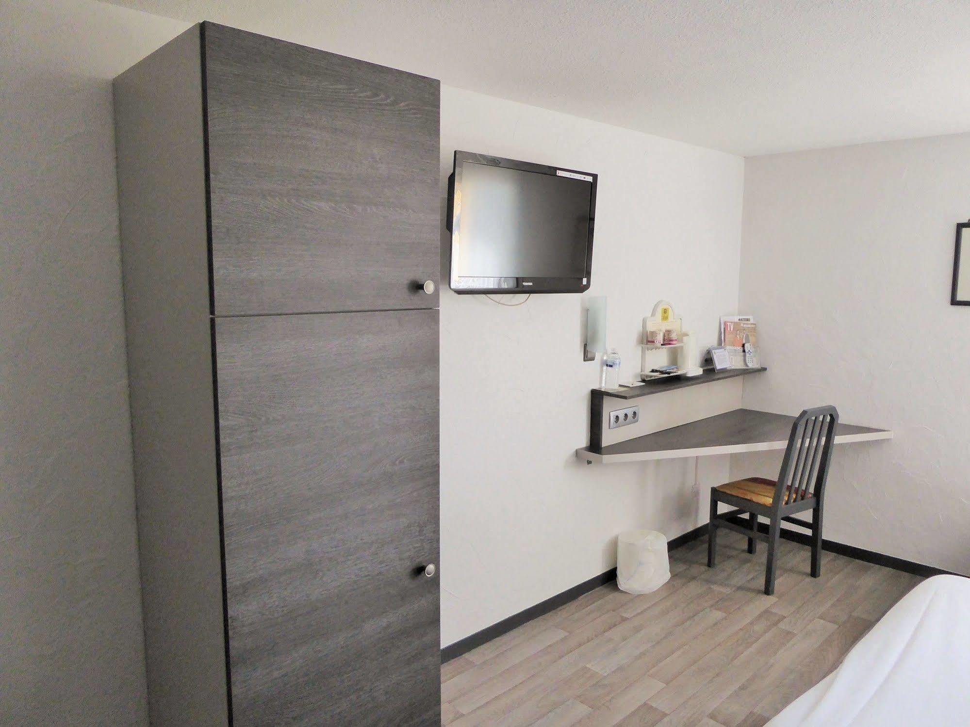 Lons Hotel Restaurant Le Relais - Pau Nord מראה חיצוני תמונה